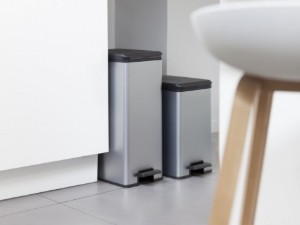 Pattumiera rettangolare, con pedale, 25L, "Slim" - Curver