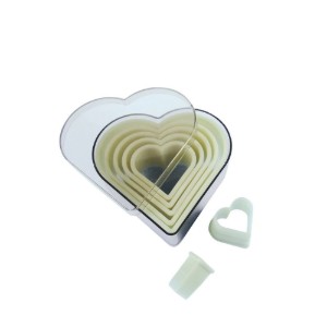 Set di 7 formine per pasticceria, a forma di cuore, 5 cm - marca "de Buyer".