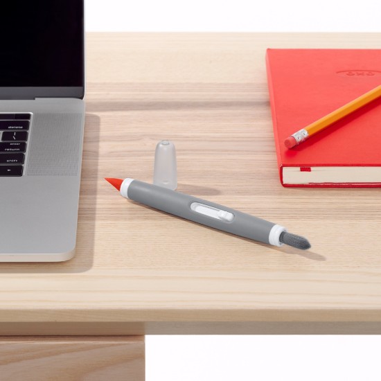 Double-ended brush for cleaning electronic components - OXO