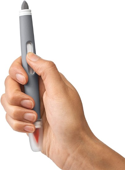 Double-ended brush for cleaning electronic components - OXO