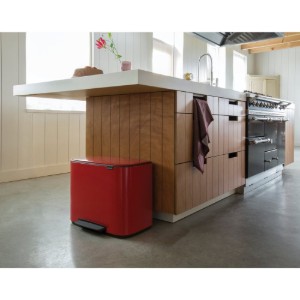 Pattumiera "Bo" con pedale, acciaio inox, 36 L, <<Passion Red>> - Brabantia