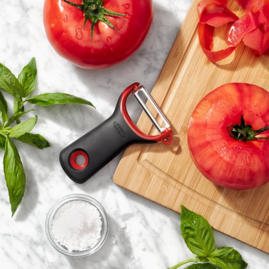 Vegetable peeler with serrated blade, stainless steel, red - OXO