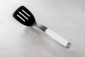 Plastic slotted spatula, 34 cm, "Classic" - KitchenAid brand