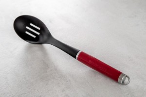 Cucchiaio in nylon, 34 cm, Empire Red - marca KitchenAid