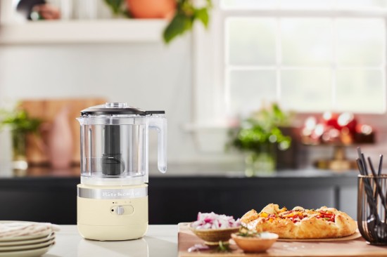 Snoerloze hakmolen, 1,18 l, kleur "Almond Cream" - merk KitchenAid
