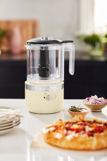 Snoerloze hakmolen, 1,18 l, kleur "Almond Cream" - merk KitchenAid