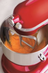 Sbattitore flessibile per mixer, per ciotola da 6,9 L, in metallo/silicone - marca KitchenAid