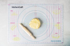 Worktop for dough, plastic, 43 × 61 cm – Kitchen Craft