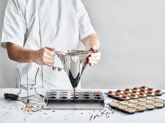 Imbuto automatico a pistone KWIK PRO per dosaggio impasti, con supporto, 1,9 L - marca "de Buyer"