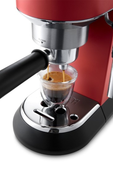 Macchina per caffè espresso manuale, 1300W, "Dedica", rossa - De'Longhi