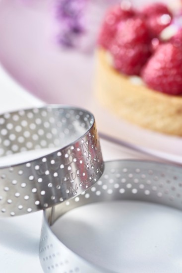 Perforated tart mold, stainless steel, 8.5 cm - "de Buyer" brand