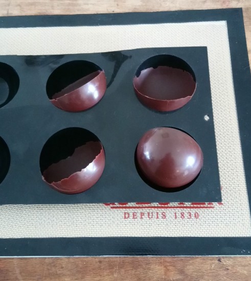 Καλούπι σιλικόνης με 6 ημισφαιρίδια, 30 x 17,5 cm - μάρκα "de Buyer"