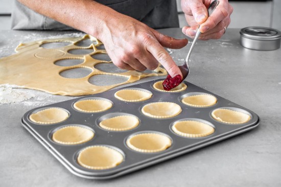 Muffinpan, 12 holtes, staal, 31,5 x 24 cm - Kitchen Craft