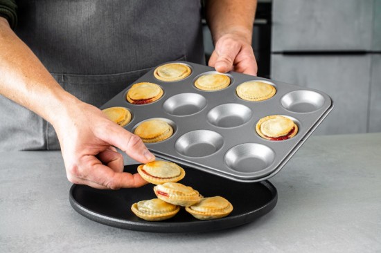 Muffinpan, 12 holtes, staal, 31,5 x 24 cm - Kitchen Craft