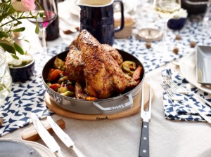 Oval magnetic stand made of wood, 29 x 20 cm - Staub