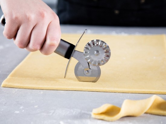 Double-wheeled pastry cutter, stainless steel, 16cm, "Master Class" - Kitchen Craft 