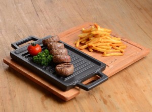 Cast iron grill, 22 x 15 cm, with double stand - LAVA