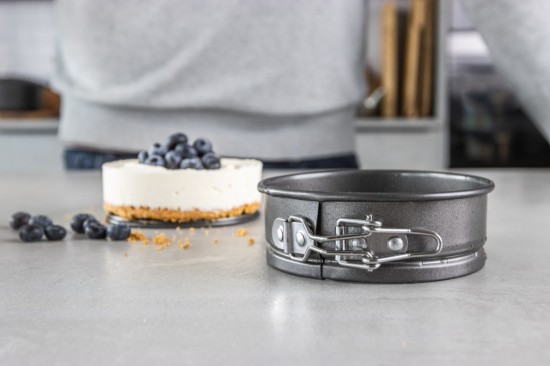 Baking mould, 11 cm, steel - by Kitchen Craft