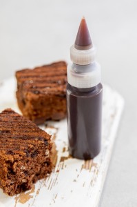 Set 2 utensili usati per decorare i dolci con la glassa – prodotto da Kitchen Craft