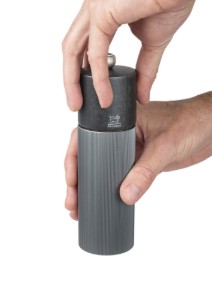 Pepper grinder, 18 cm, "Line" Carbone - Peugeot