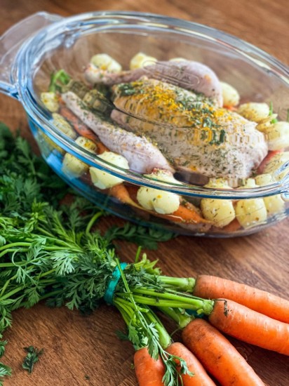 Oval dish with lid, made of heat-resistant glass, "Essentials", 4.4 l + 1.4 L - Pyrex
