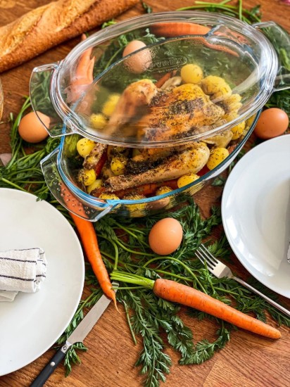 Oval dish with lid, made of heat-resistant glass, "Essentials", 4.4 l + 1.4 L - Pyrex