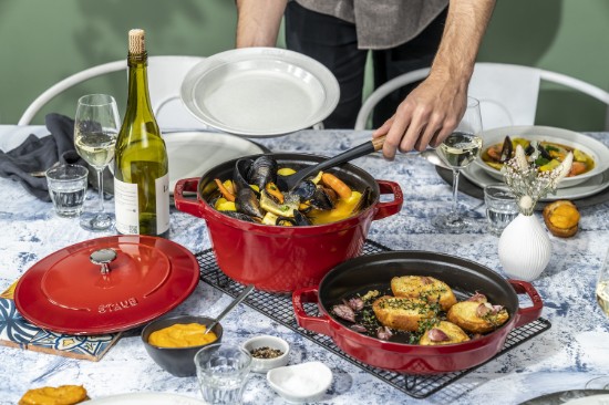 Set van 2 kookgerei Cocotte, gietijzer, 24 cm, Cherry - Staub