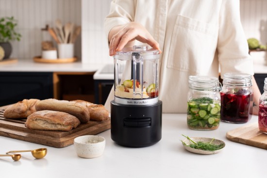 Tritatutto "Go" con batteria, senza fili, 1.18L, Matte Black - KitchenAid