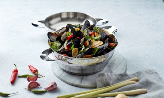 Cooking pot for cooking clams, 22 cm/2,3 l, "Specialties" range - Demeyere